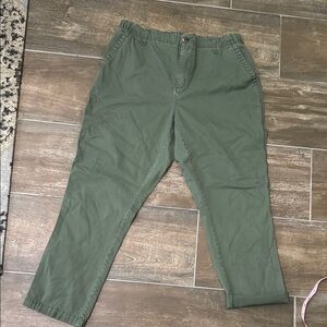 Old Navy Green Ankle Cropped Pants Relaxed Fit
